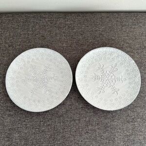 Crate & Barrel Light Grey White Snowflake Pattern Salad Plates Set of 2 Winter